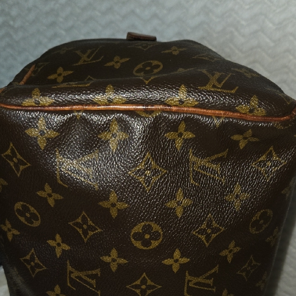 Authentic  Vuitton Brown Monogram Speedy 30. - Picture 5 of 9